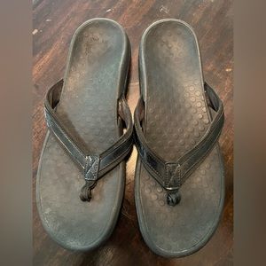 VIONIC MEN’S BLACK SANDALS SZ 11